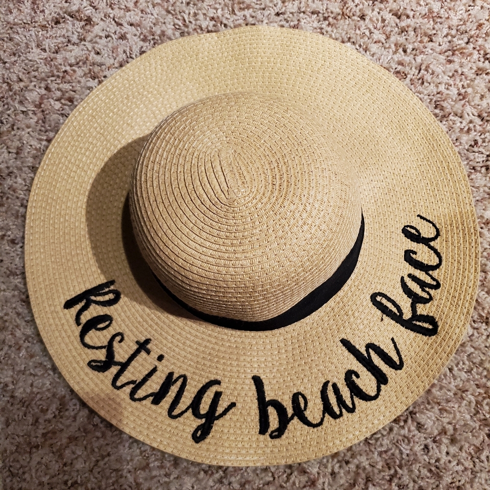 NWOT Resting Beach Face